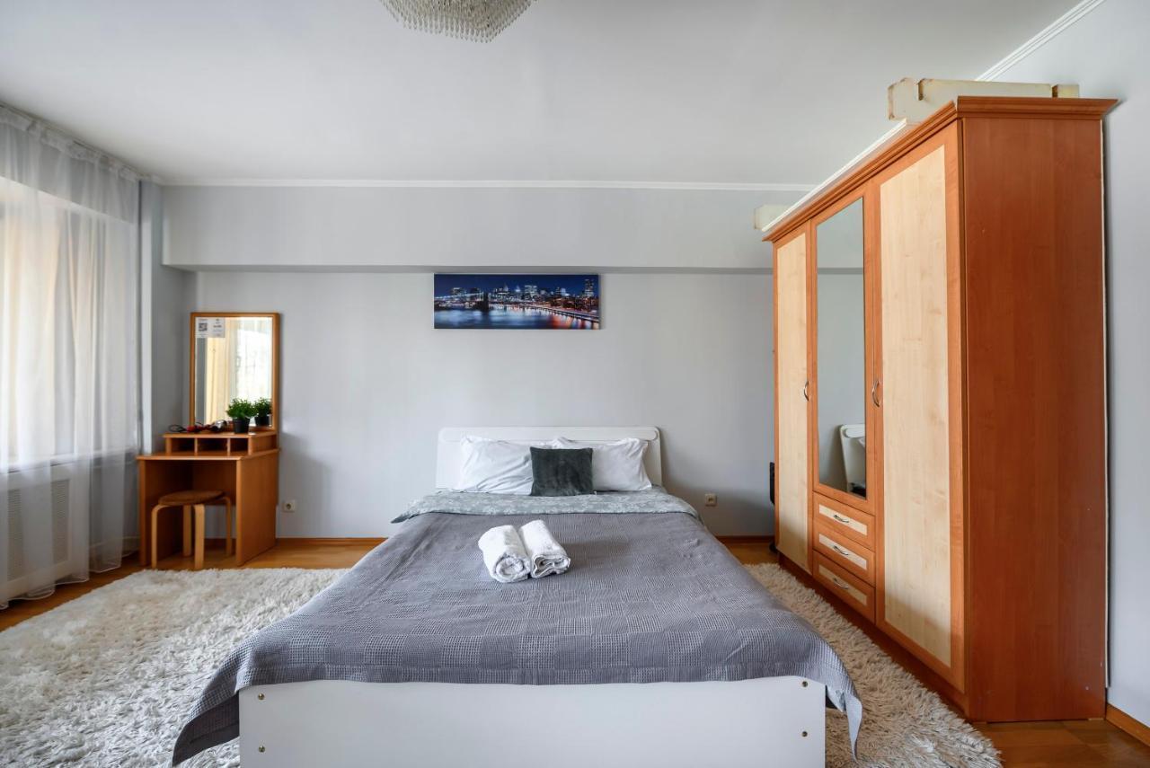 На Проспекте Ленина Appartement Alma-Ata Buitenkant foto