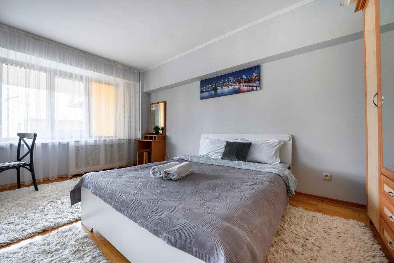 На Проспекте Ленина Appartement Alma-Ata Buitenkant foto