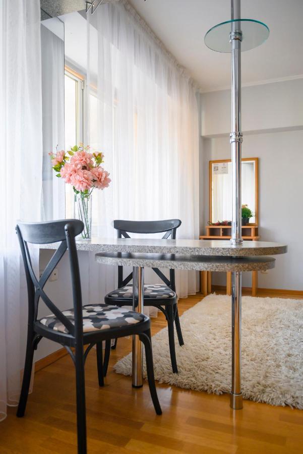 На Проспекте Ленина Appartement Alma-Ata Buitenkant foto