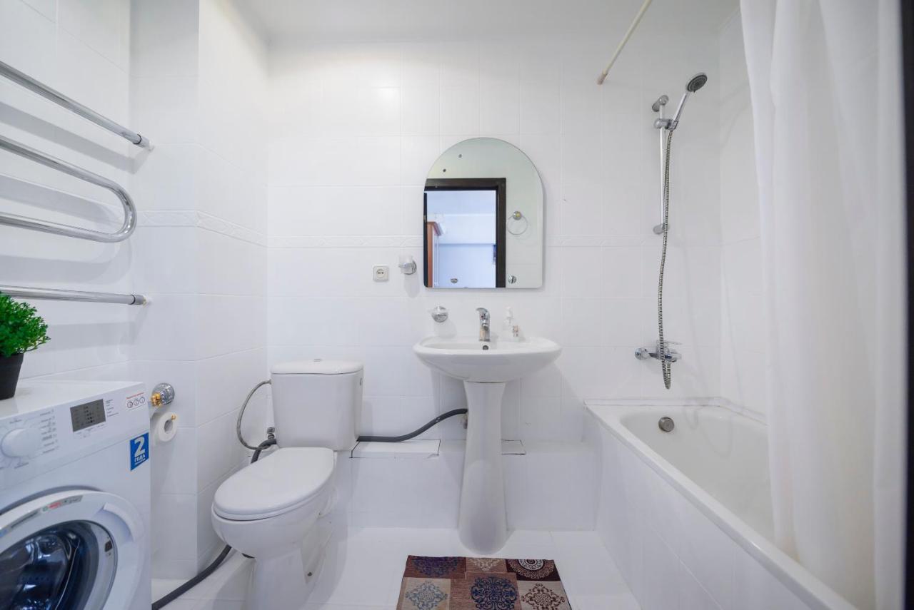 На Проспекте Ленина Appartement Alma-Ata Buitenkant foto