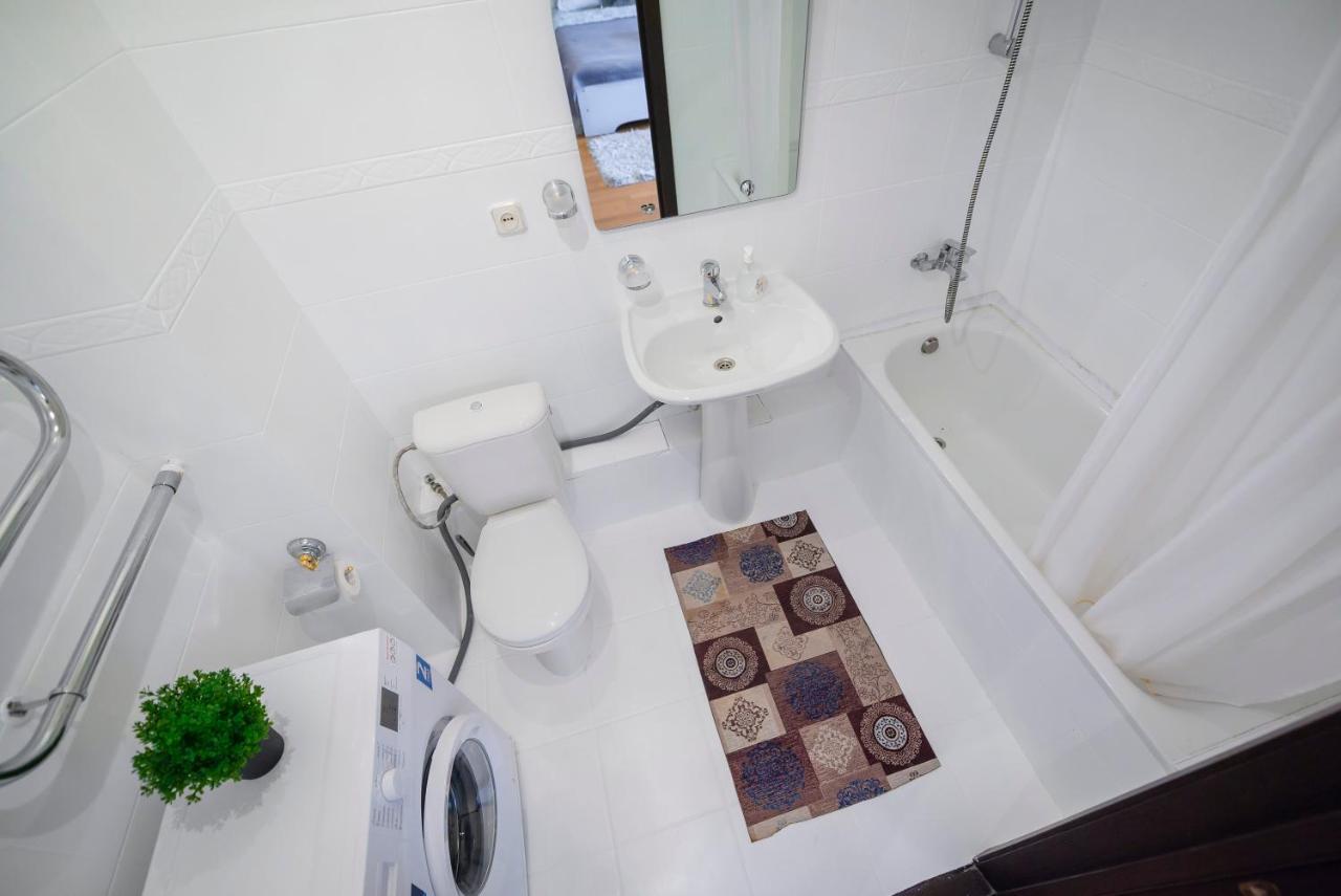 На Проспекте Ленина Appartement Alma-Ata Buitenkant foto