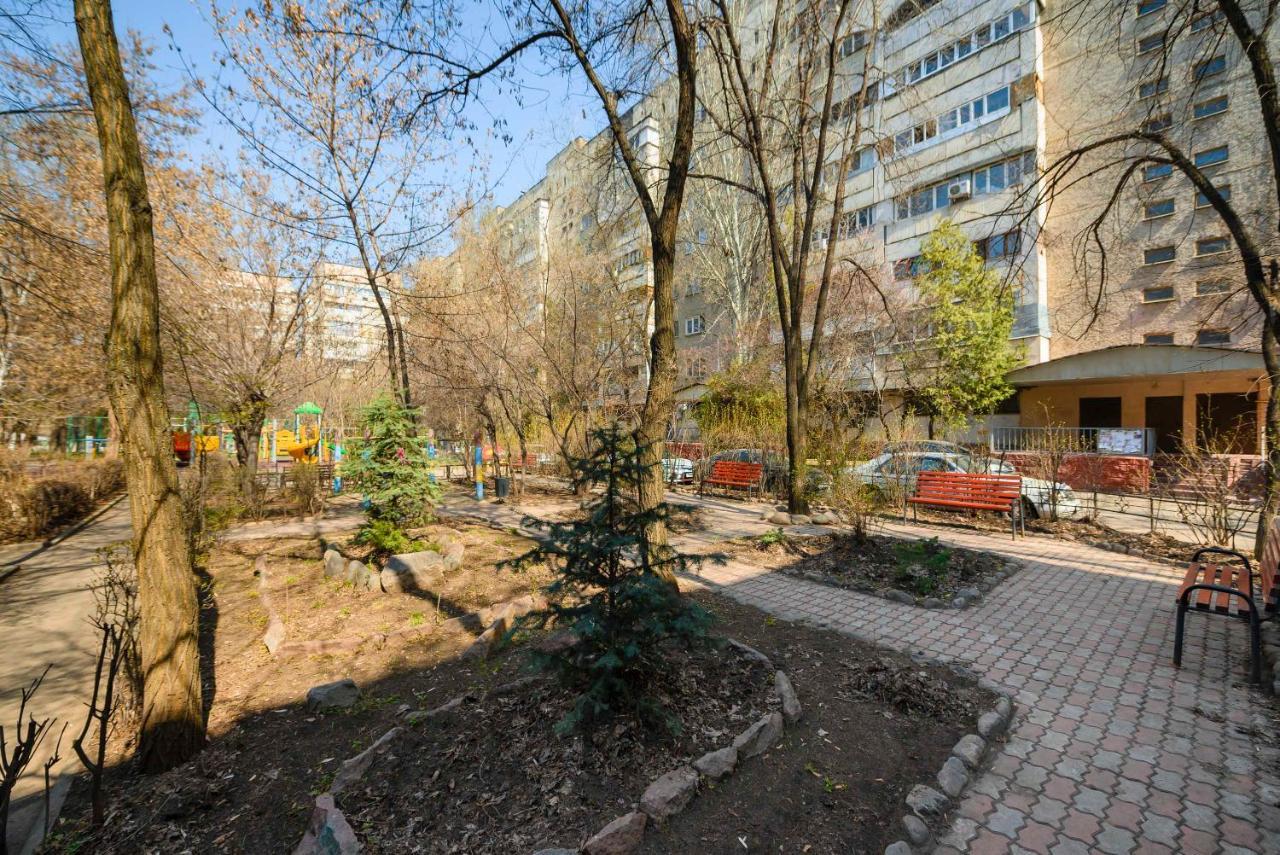 На Проспекте Ленина Appartement Alma-Ata Buitenkant foto